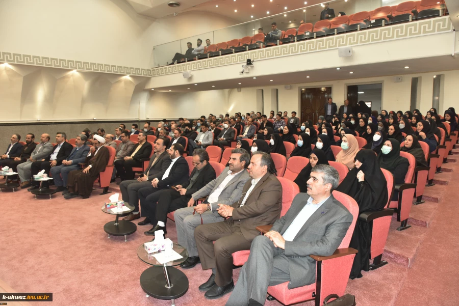 کتر خسرویان در دیدار نوروزی با کارکنان دانشگاه:
توسعه زیرساخت‌های عمرانی و تجهیزات و ارتقای رفاهی کارکنان اولویت‌های اصلی سال ۱۴۰۲ است. 2